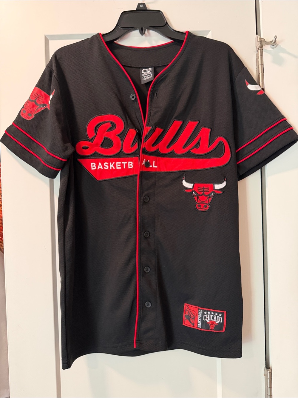 NBA Button Down Mesh Chicago Bulls Basketball Black & Red Jersey